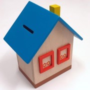 Drevená pokladnička domček modrý